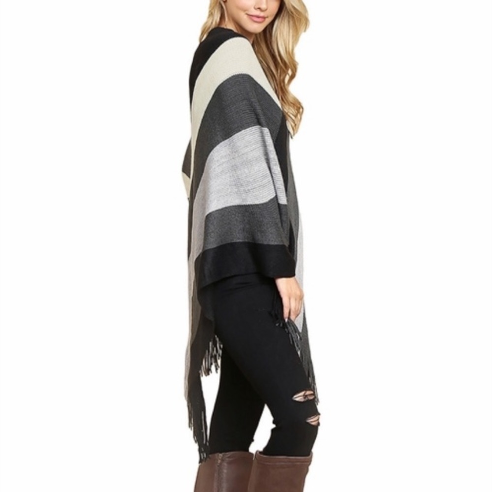 Striped poncho - Picture 3 of 3